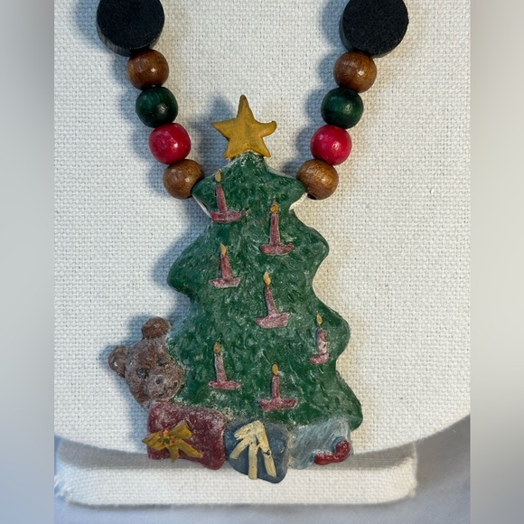 Older handmade Christmas tree necklace - Picture 2 of 4